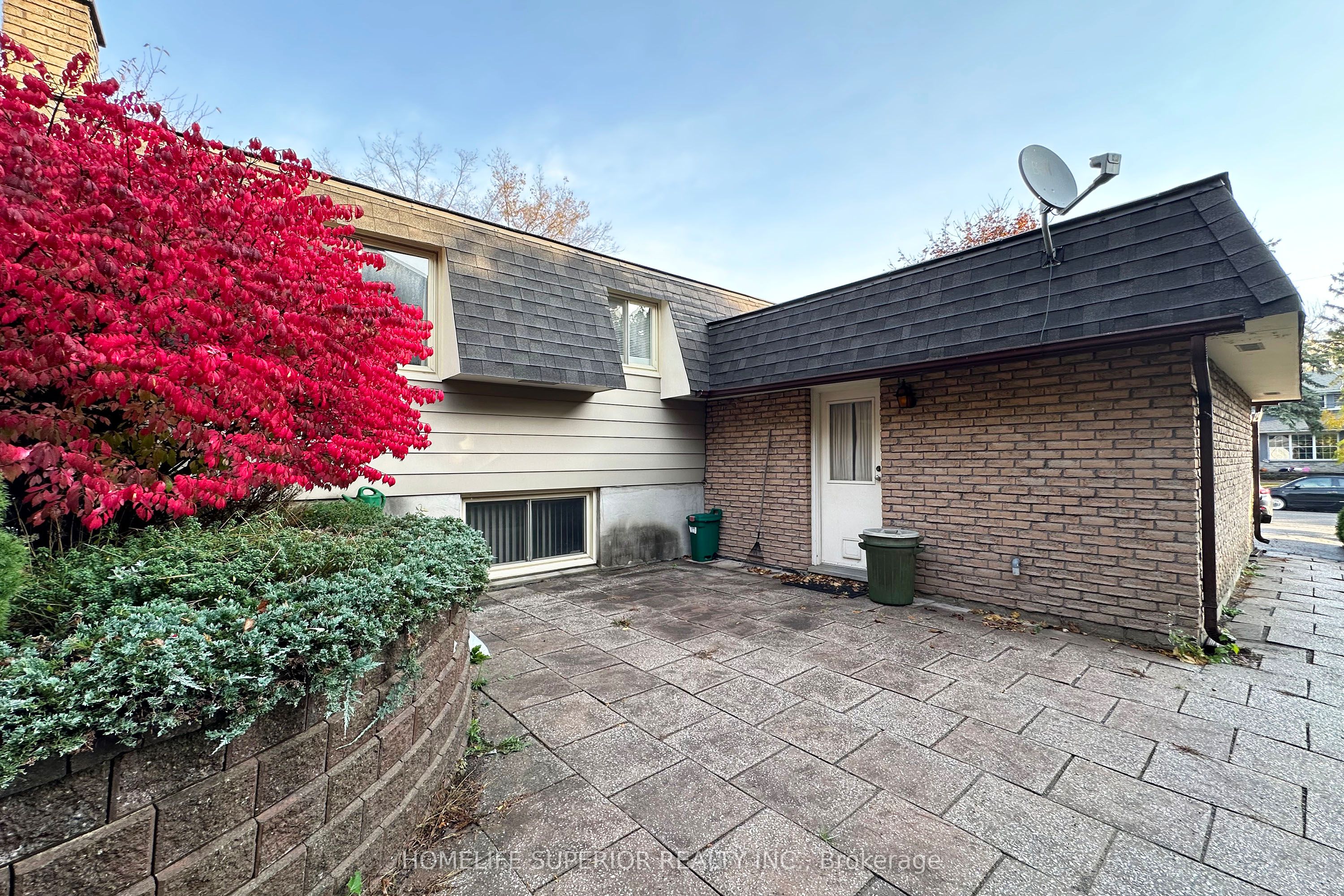 1946 Spruce Hill Road