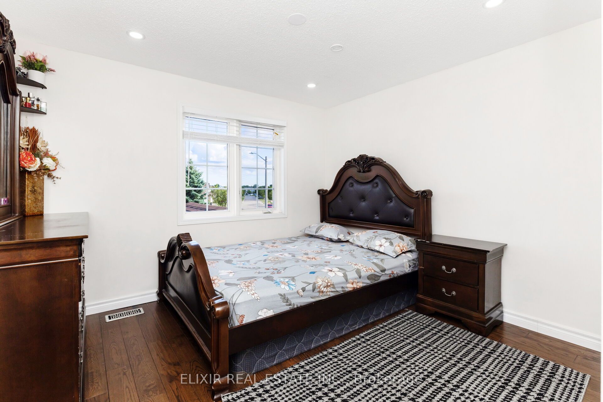 1875 Dalhousie Crescent