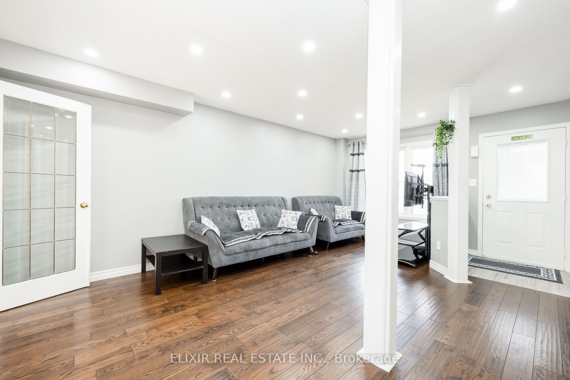 1875 Dalhousie Crescent