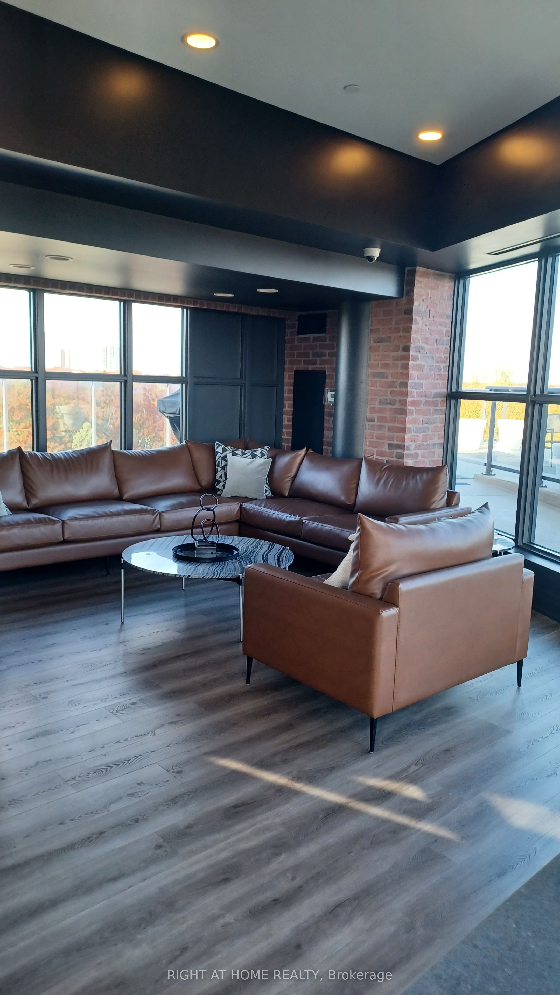 1400 Kingston Road #501