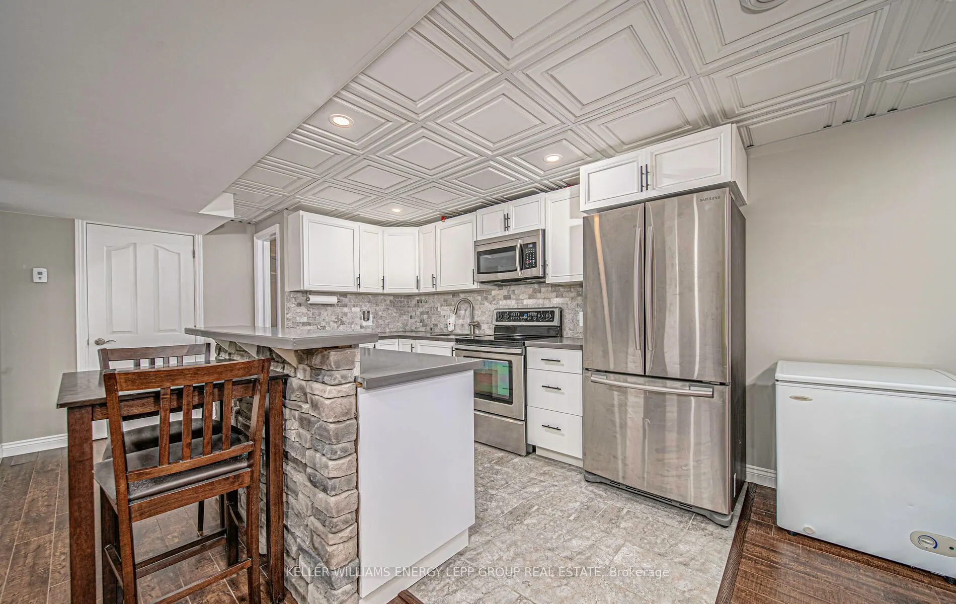 8 Sunny Ridge Trail