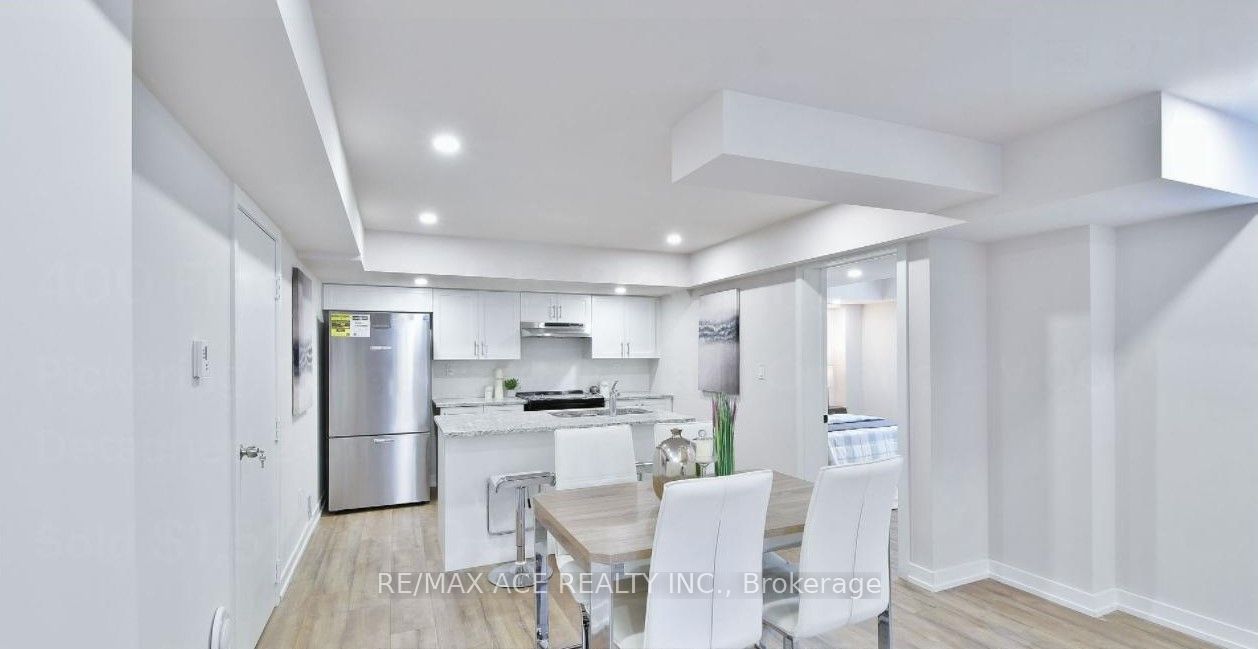 400 Finch Avenue E, #5