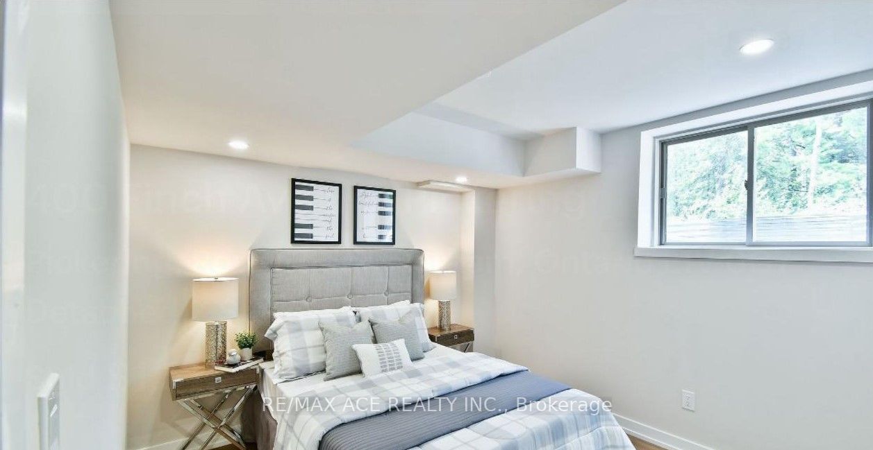400 Finch Avenue E, #5