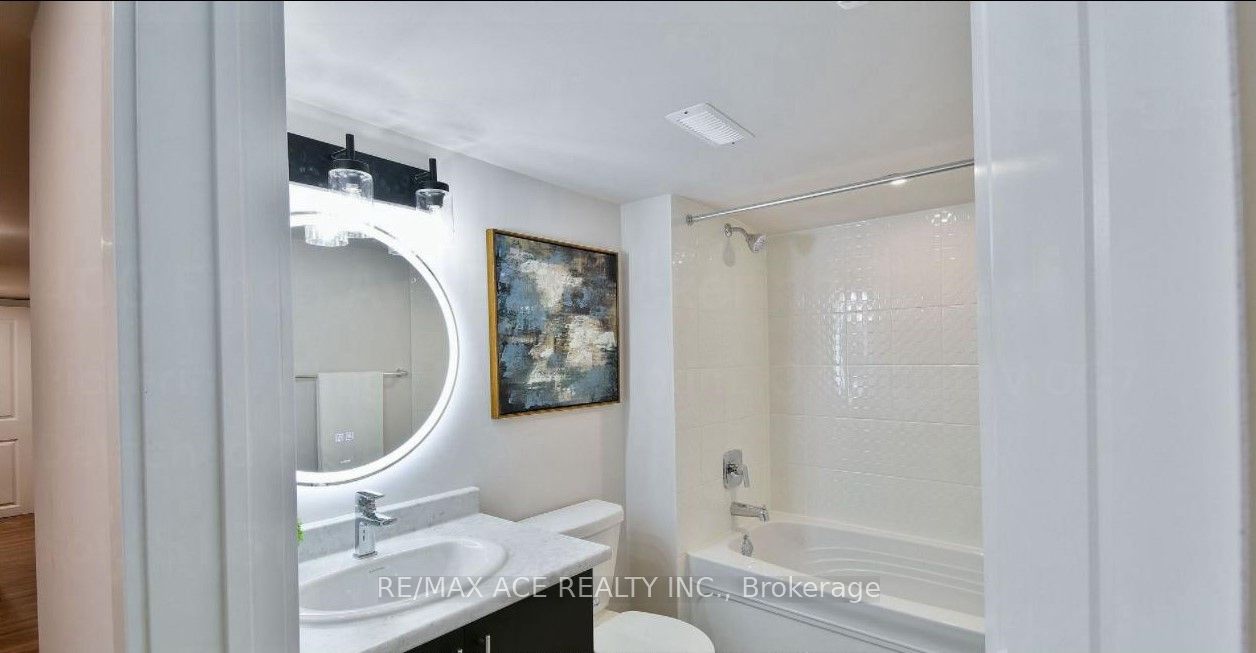 400 Finch Avenue E, #5
