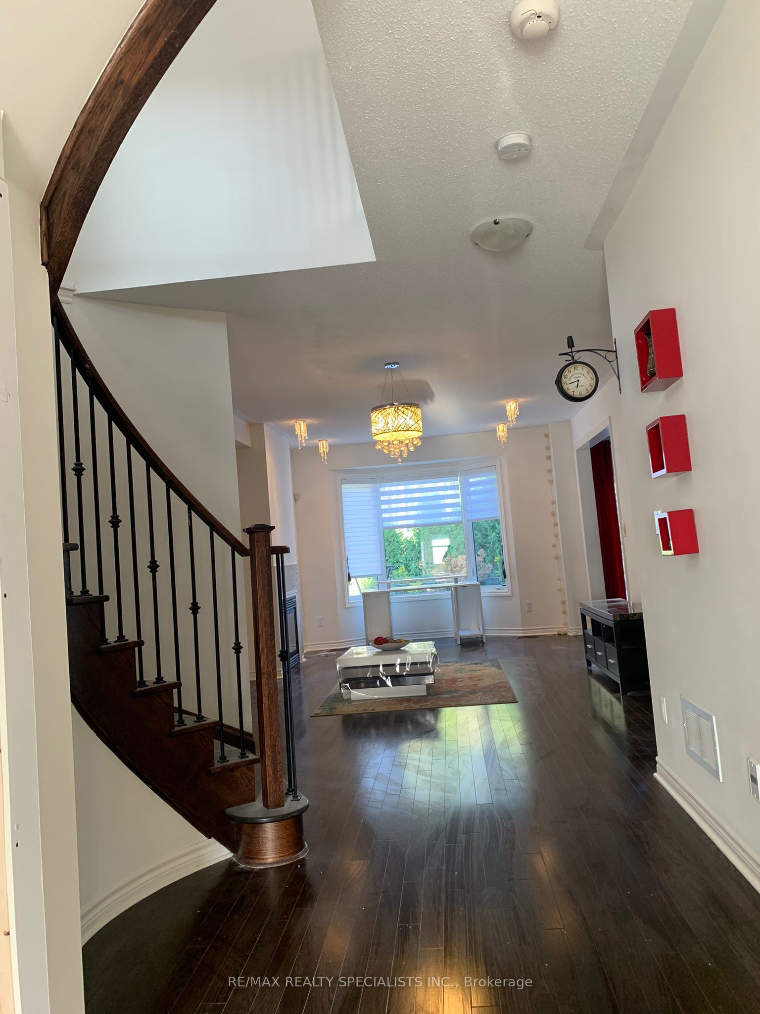32 RUSHLAND Crescent