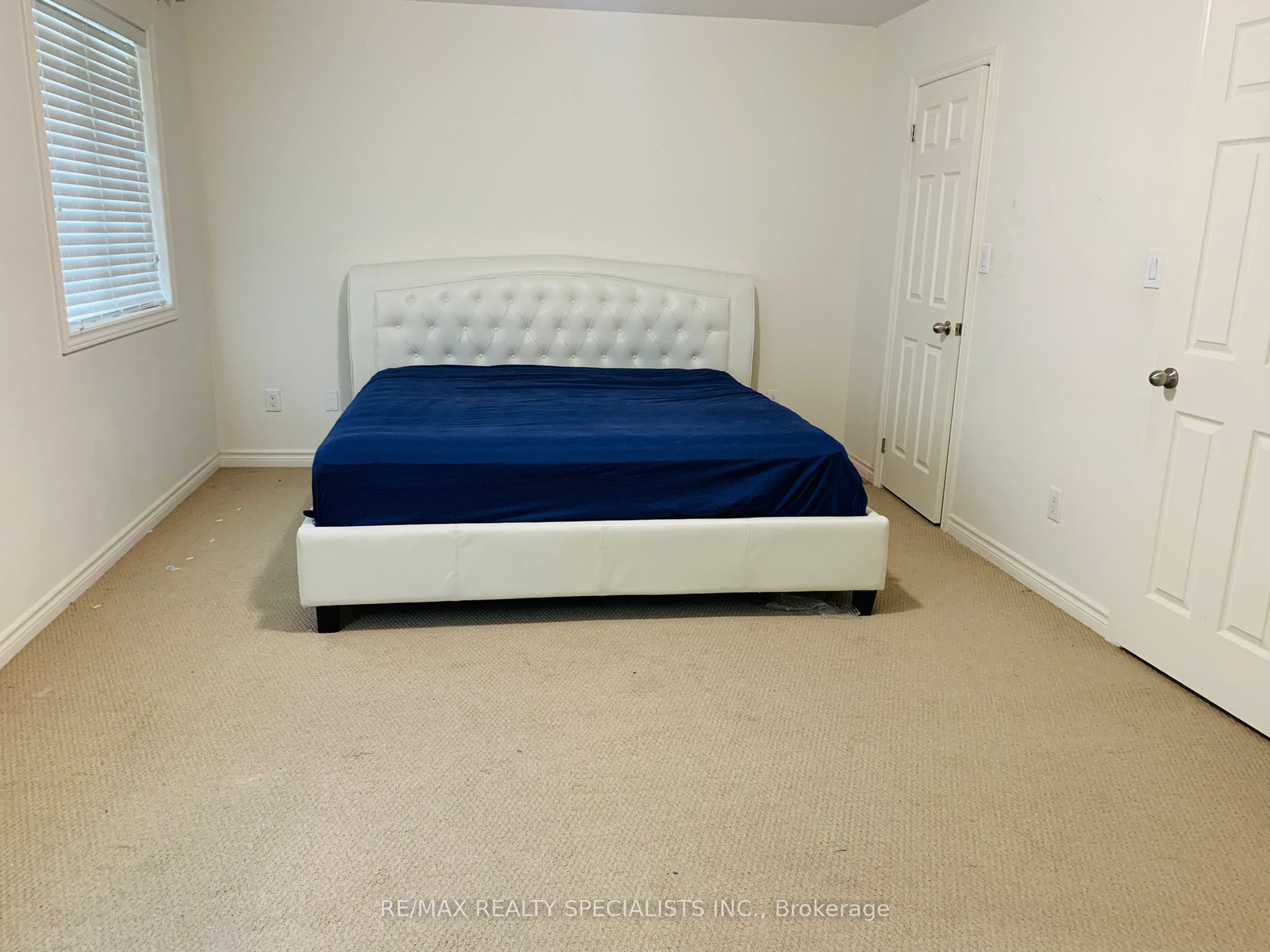 32 RUSHLAND Crescent