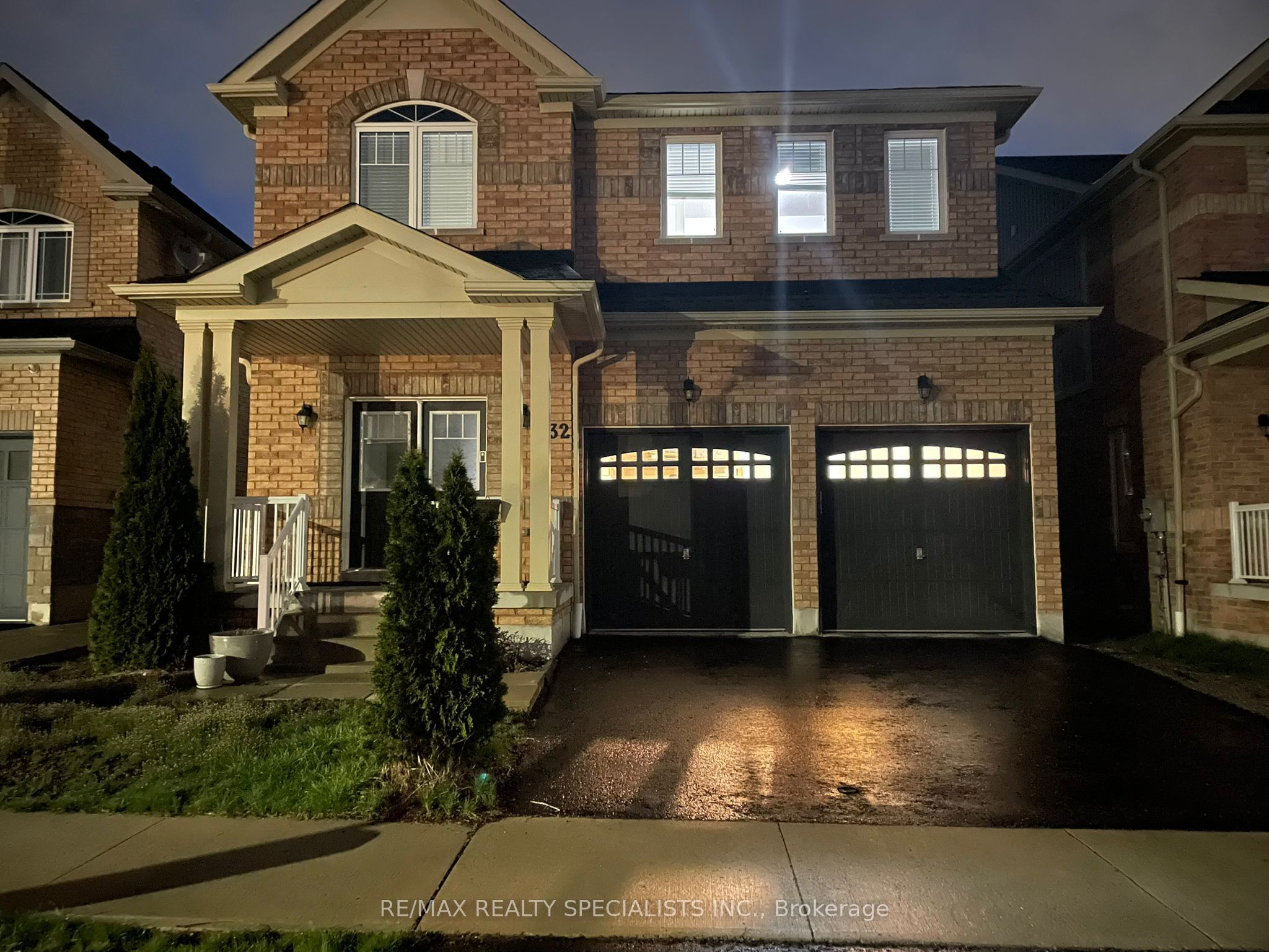 32 RUSHLAND Crescent