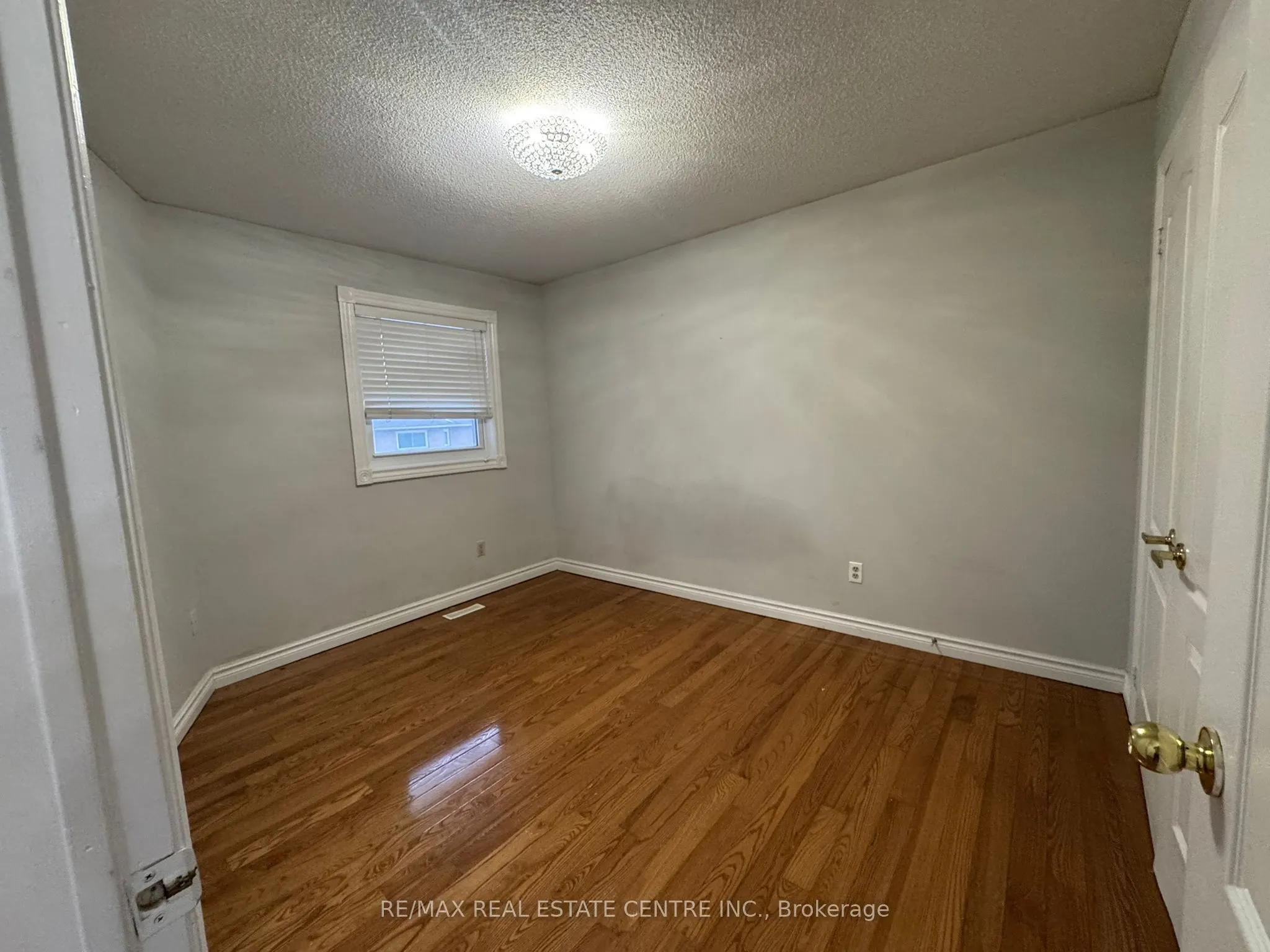 11 Hunter Drive