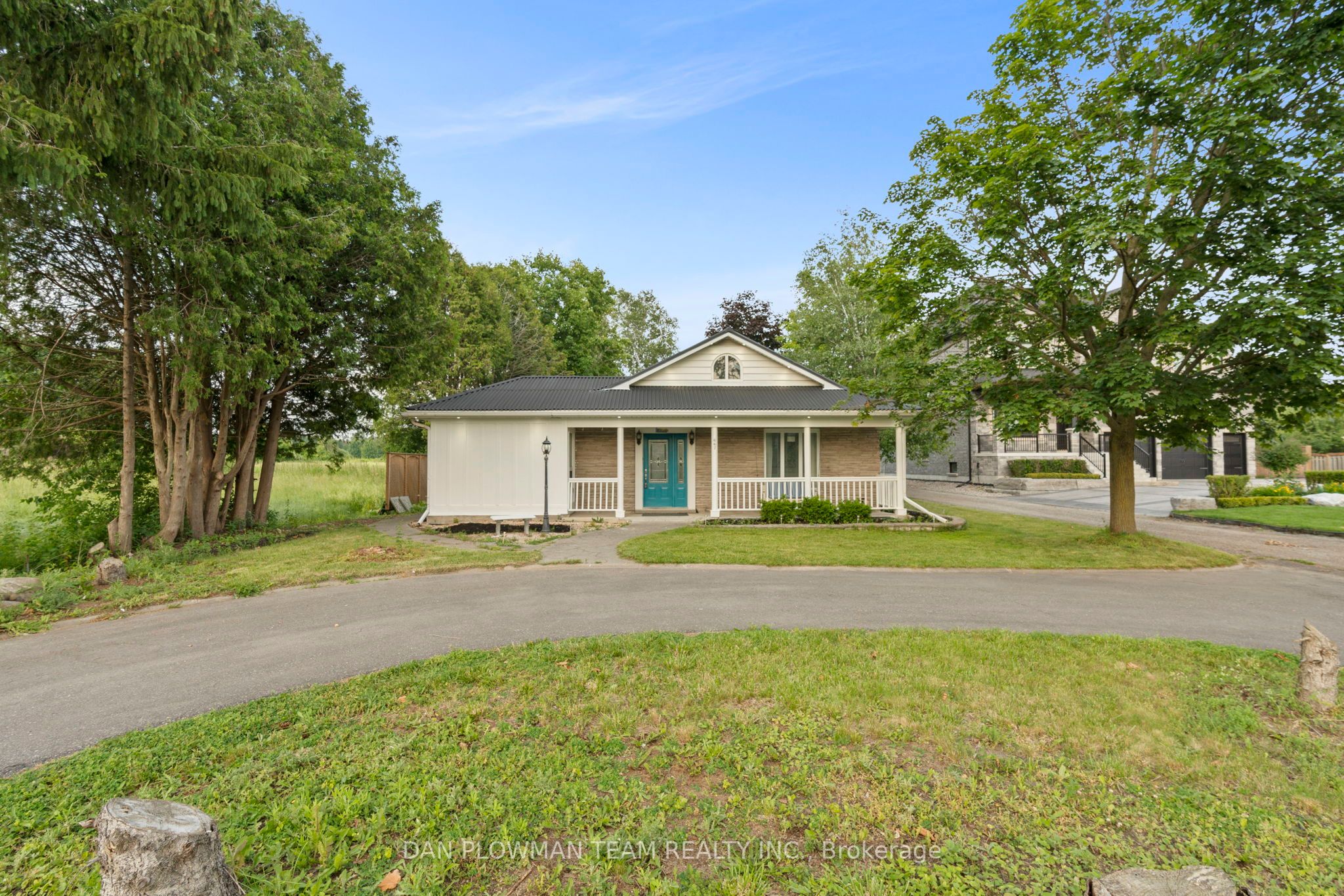 667 Townline Road N