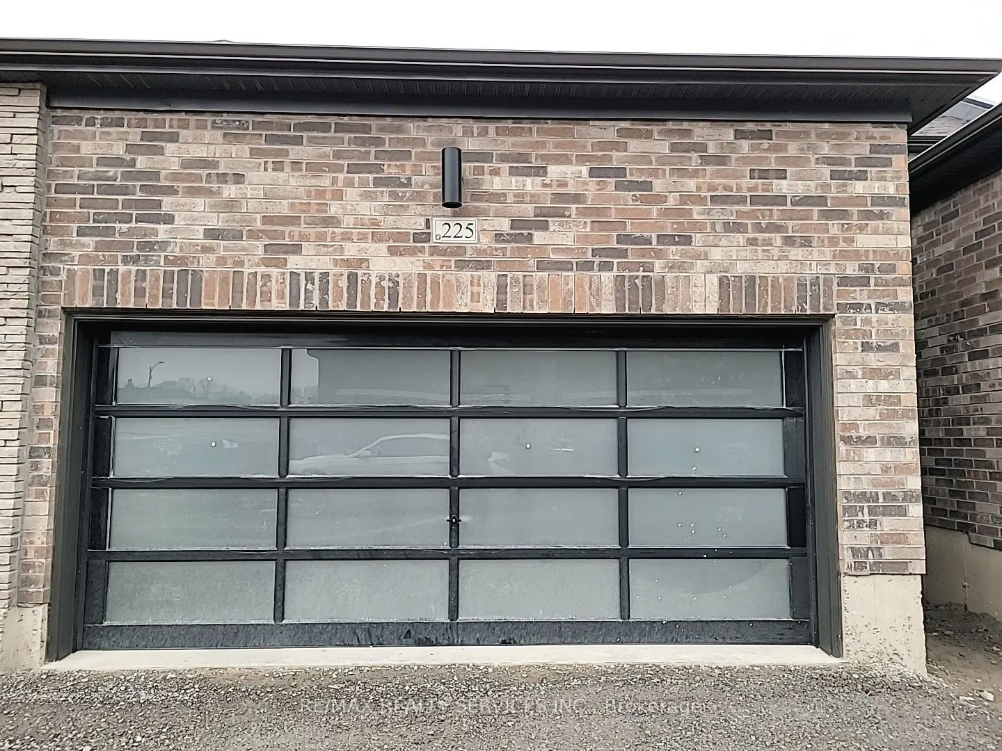 225 Coronation Road