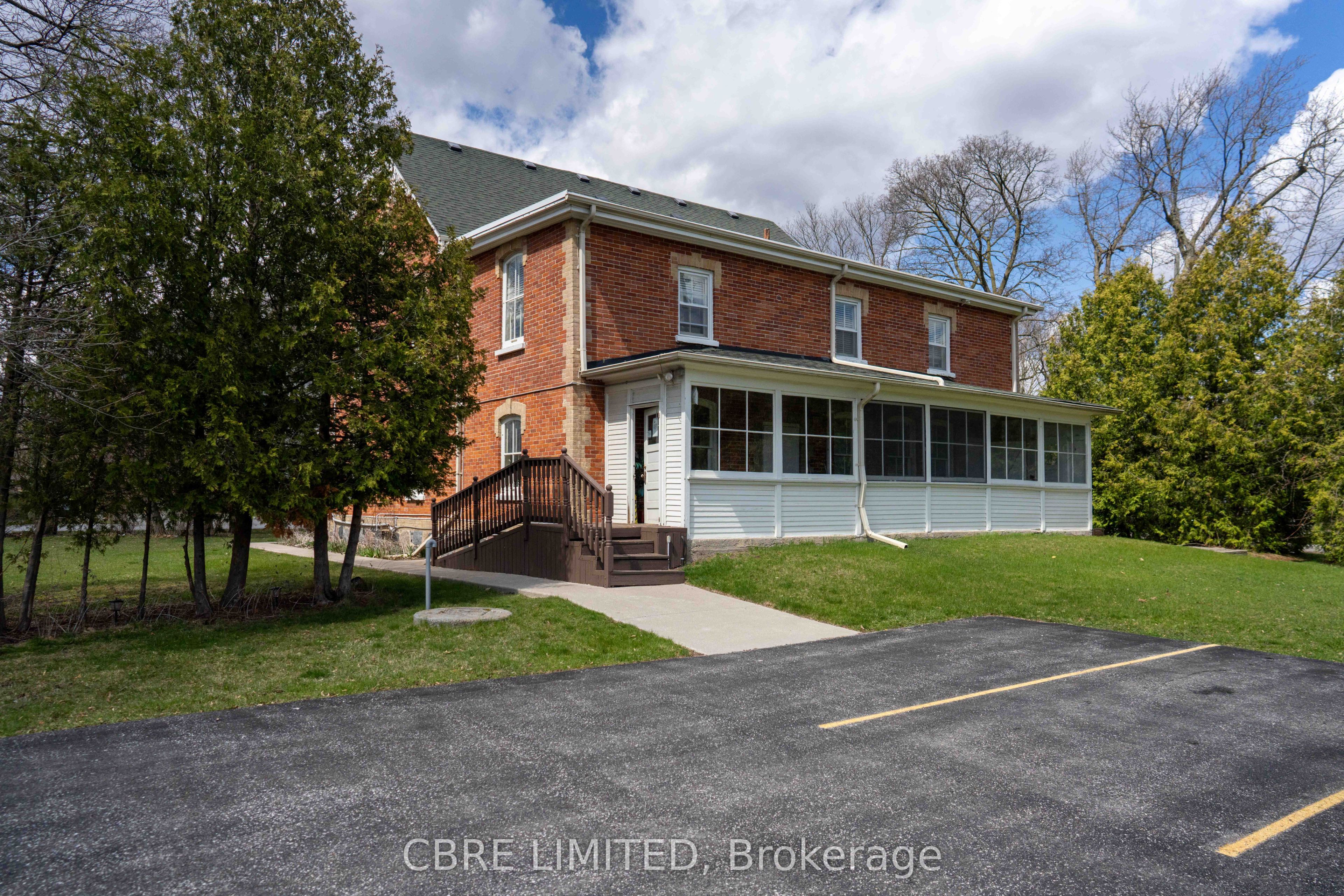27 Old Kingston Road