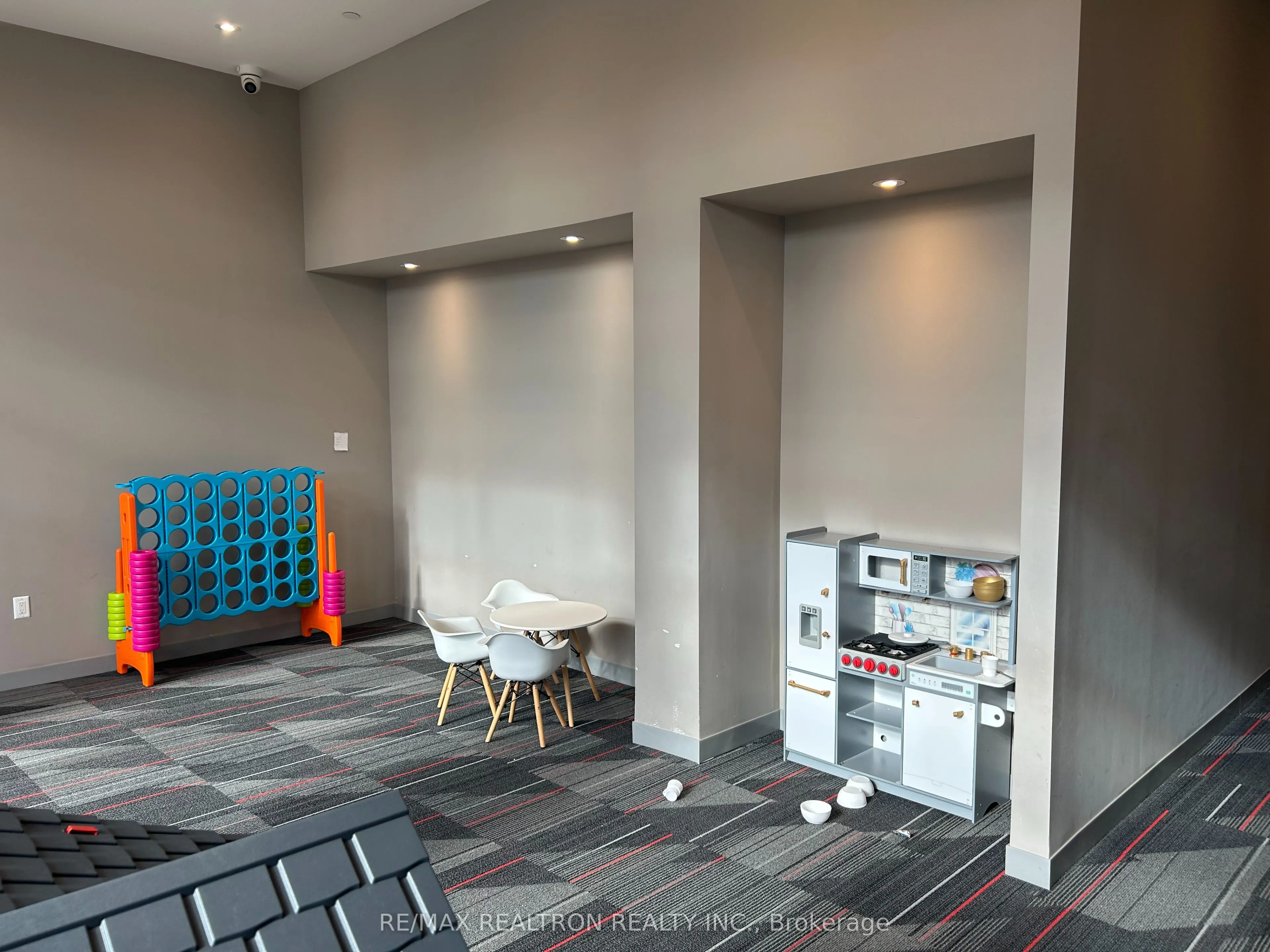 3220 Sheppard Avenue E #218