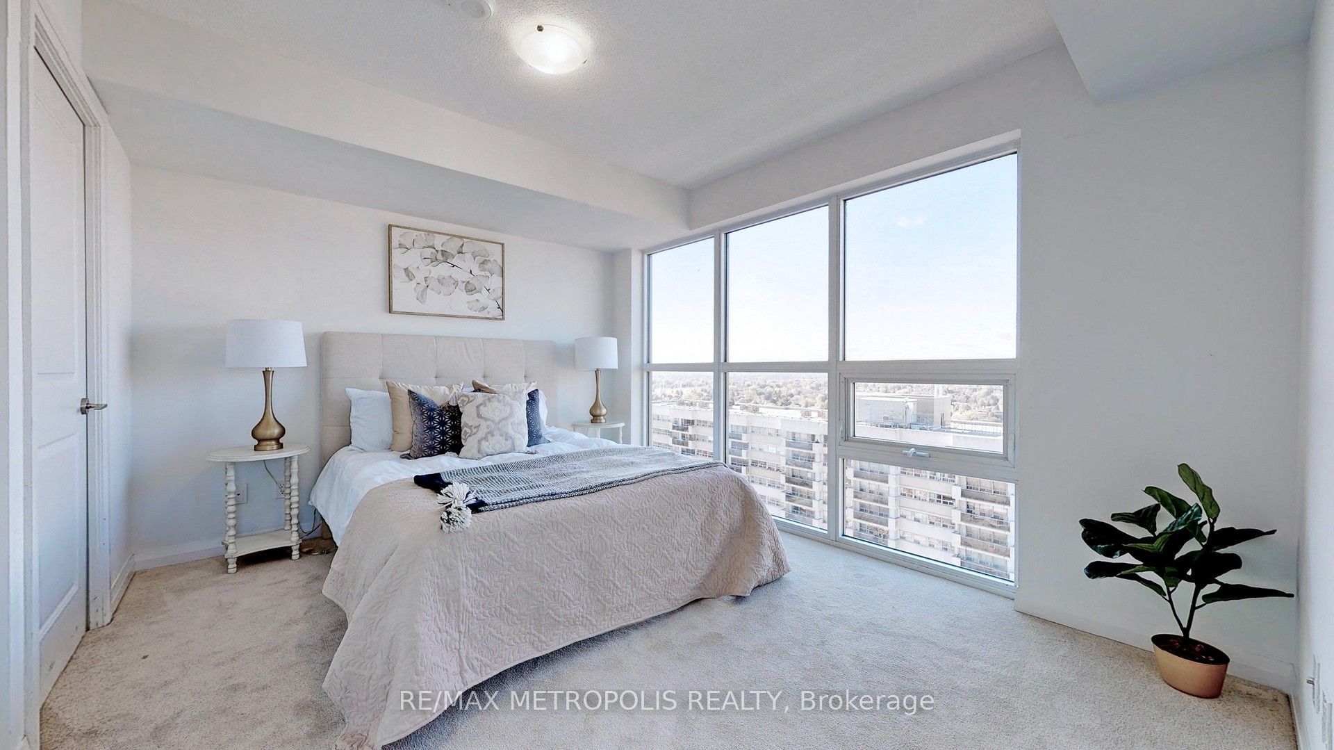 30 Meadowglen Place, #2405