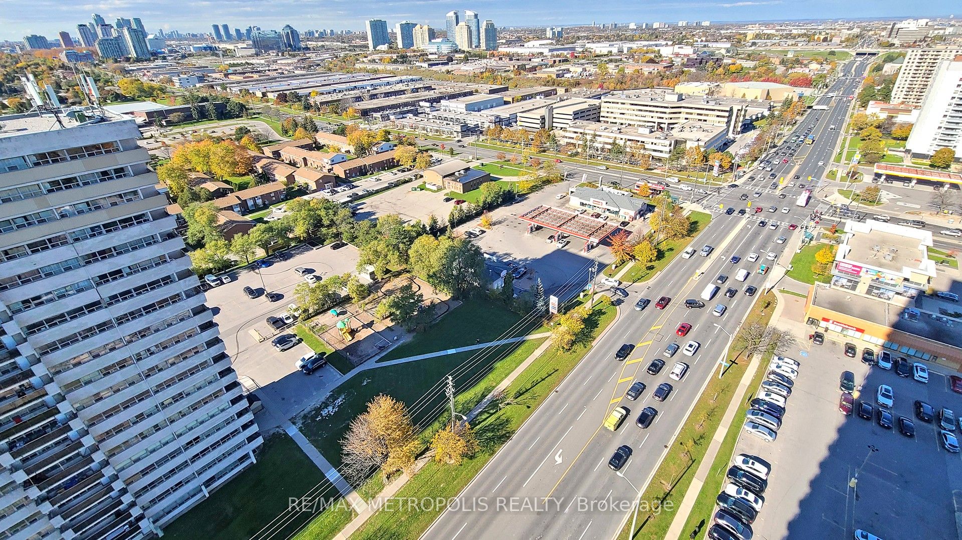30 Meadowglen Place, #2405