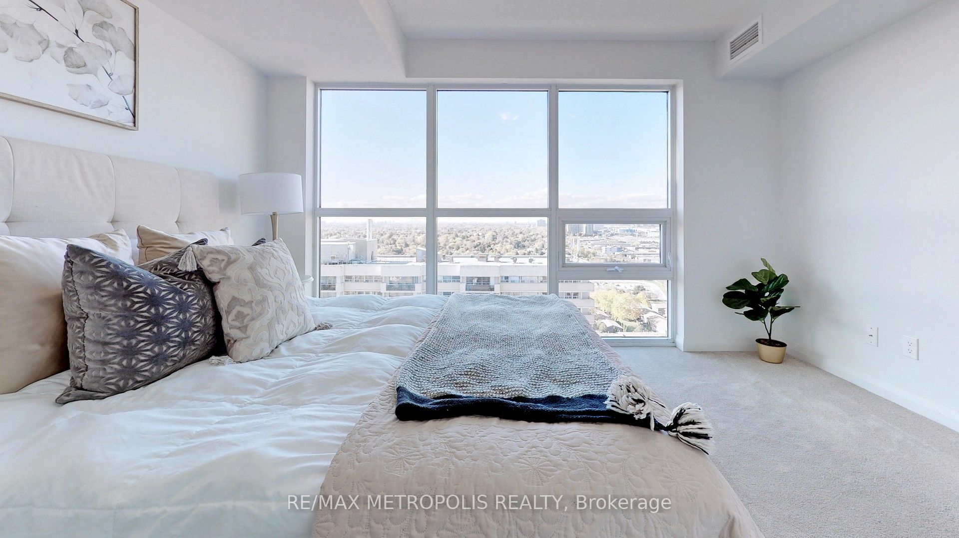 30 Meadowglen Place, #2405