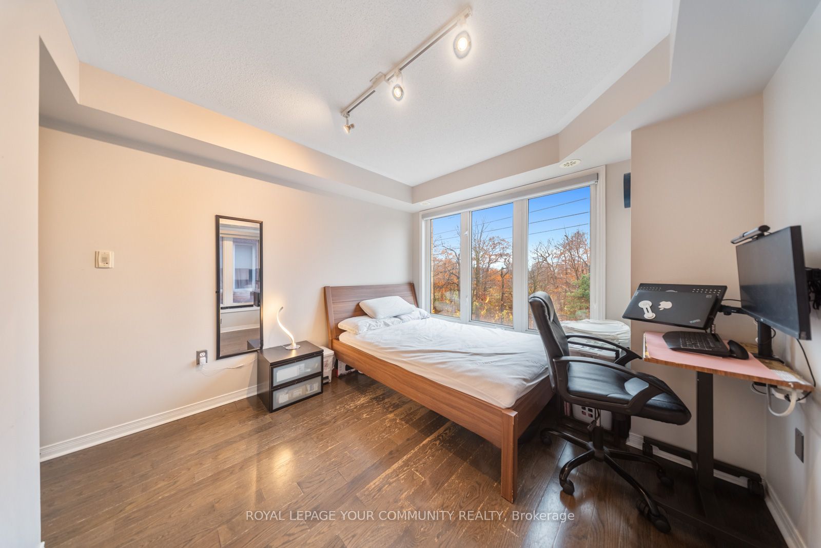 651F Warden Avenue #48