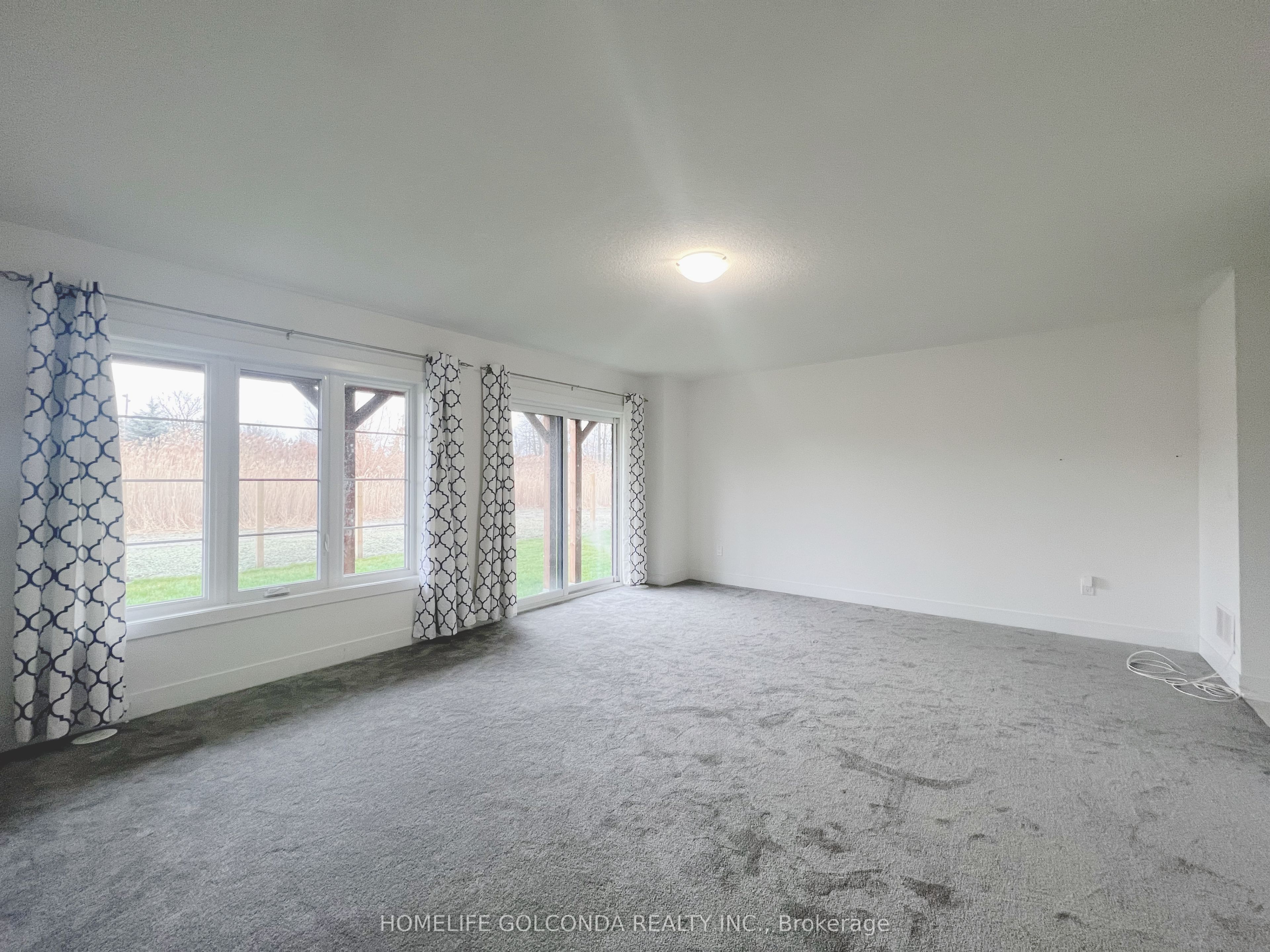 11 Elkington Crescent