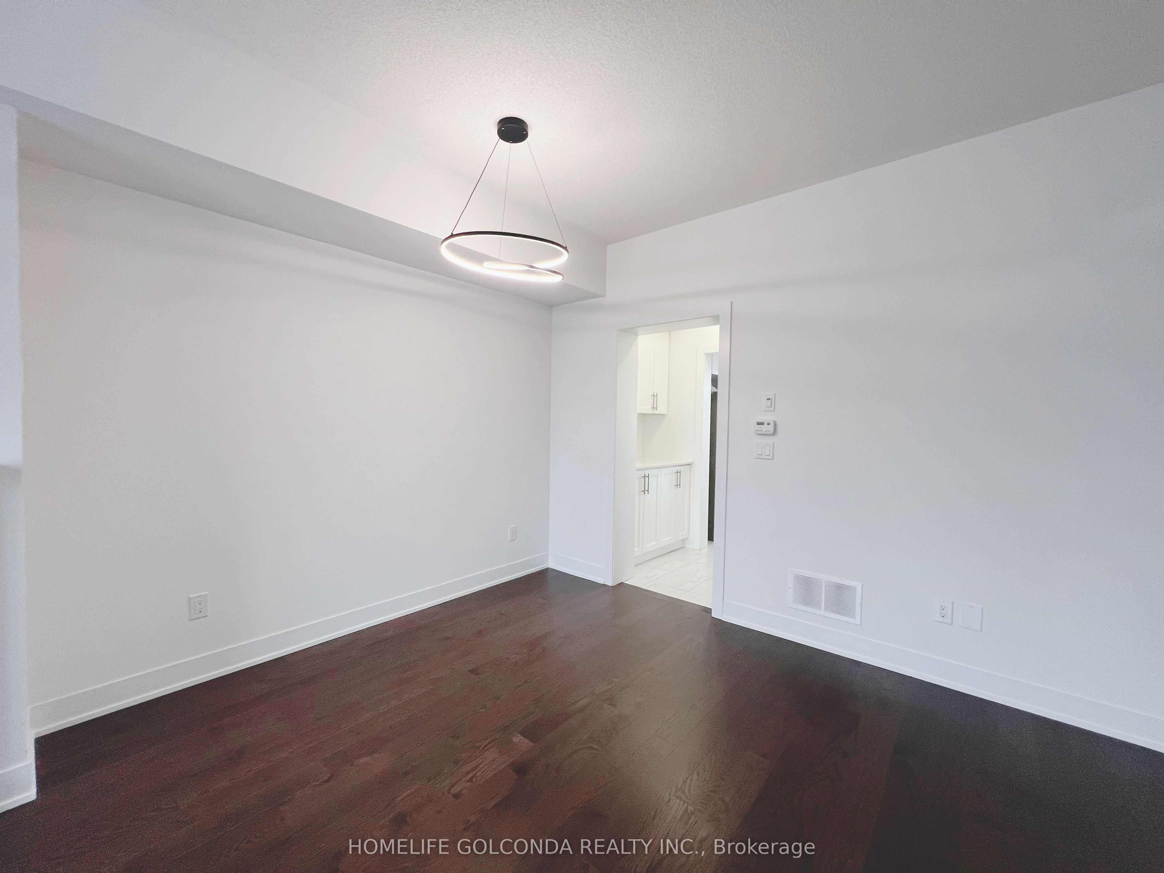 11 Elkington Crescent