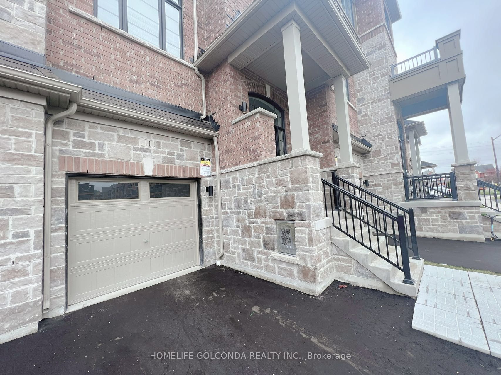 11 Elkington Crescent