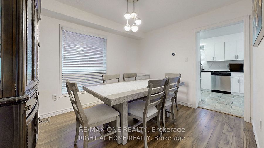 24 Holmes Crescent