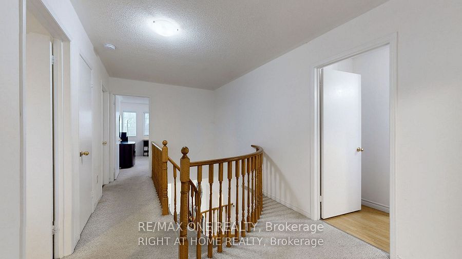 24 Holmes Crescent