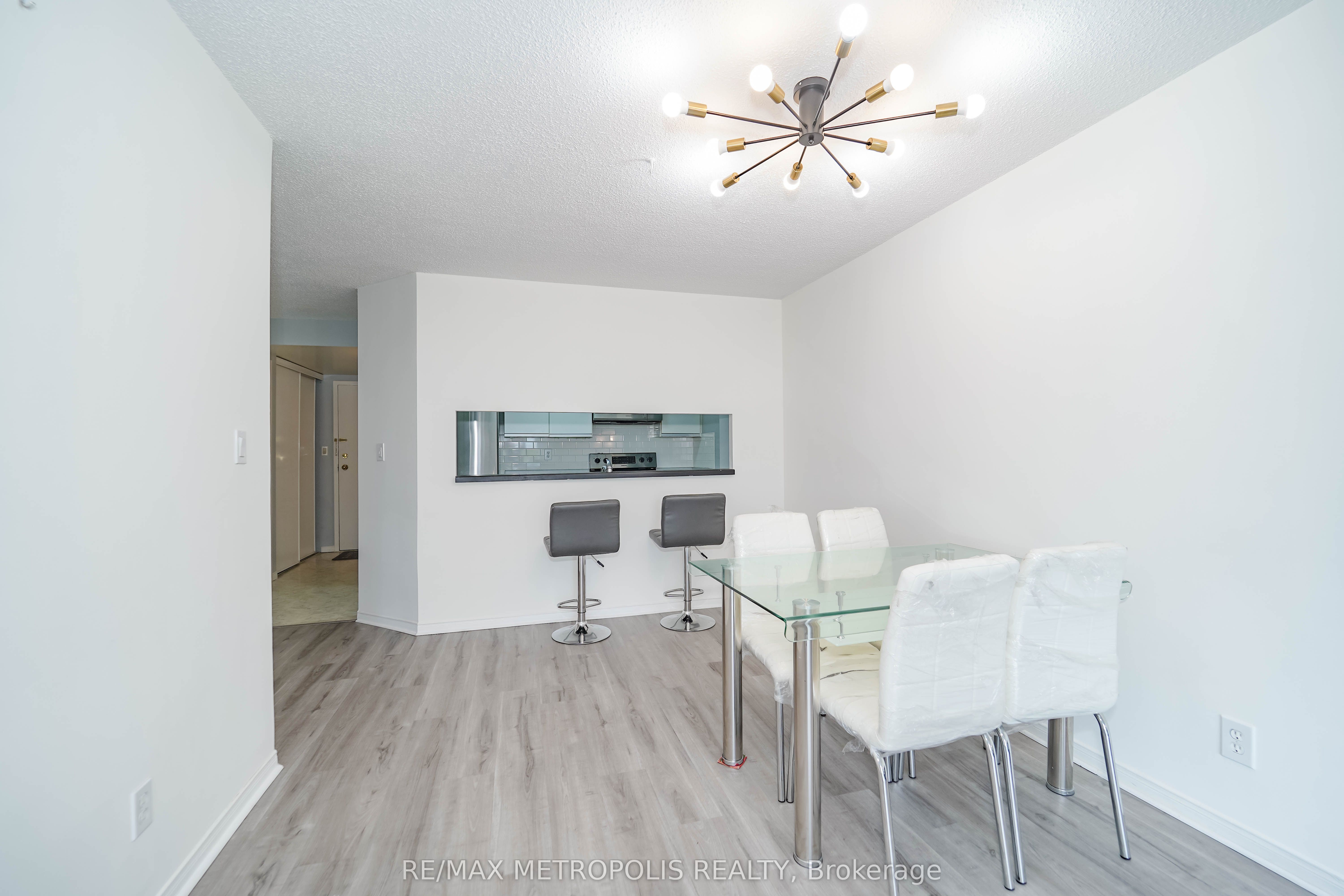 90 Dale Avenue #502