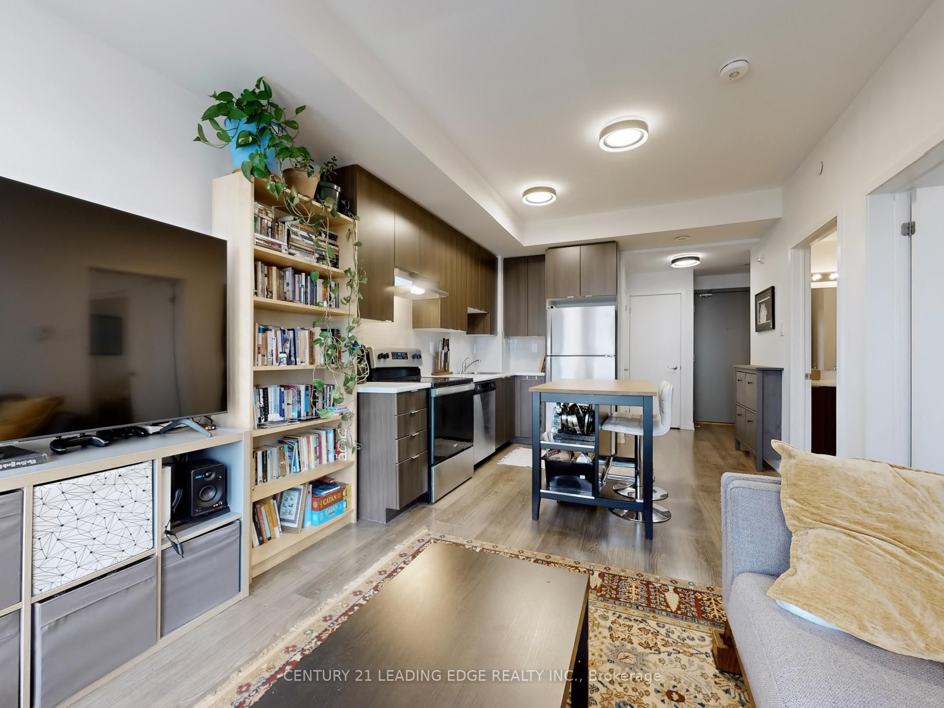 5131 SHEPPARD Avenue E #102