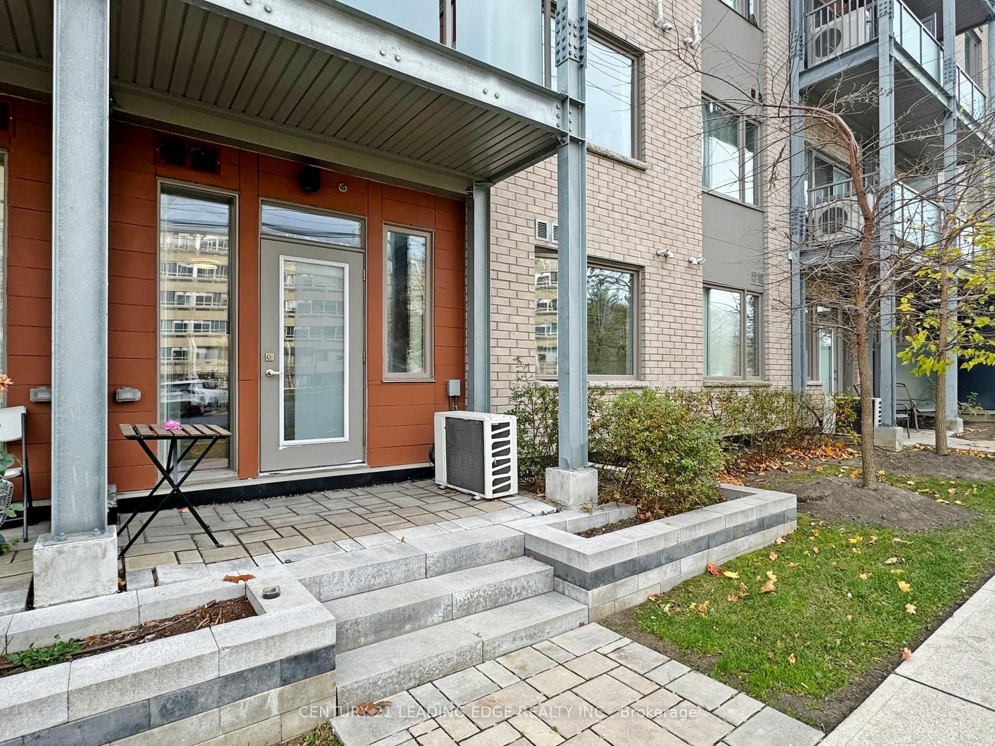 5131 SHEPPARD Avenue E #102