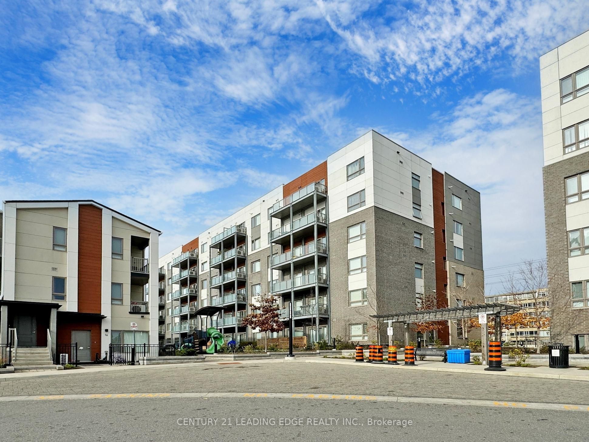 5131 SHEPPARD Avenue E #102