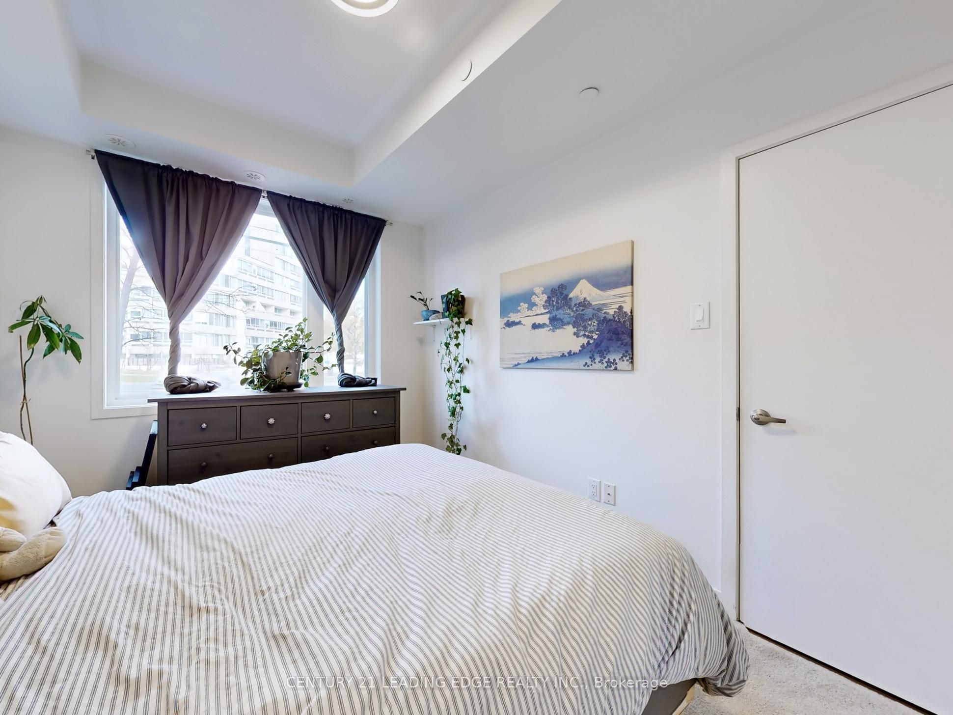 5131 SHEPPARD Avenue E #102