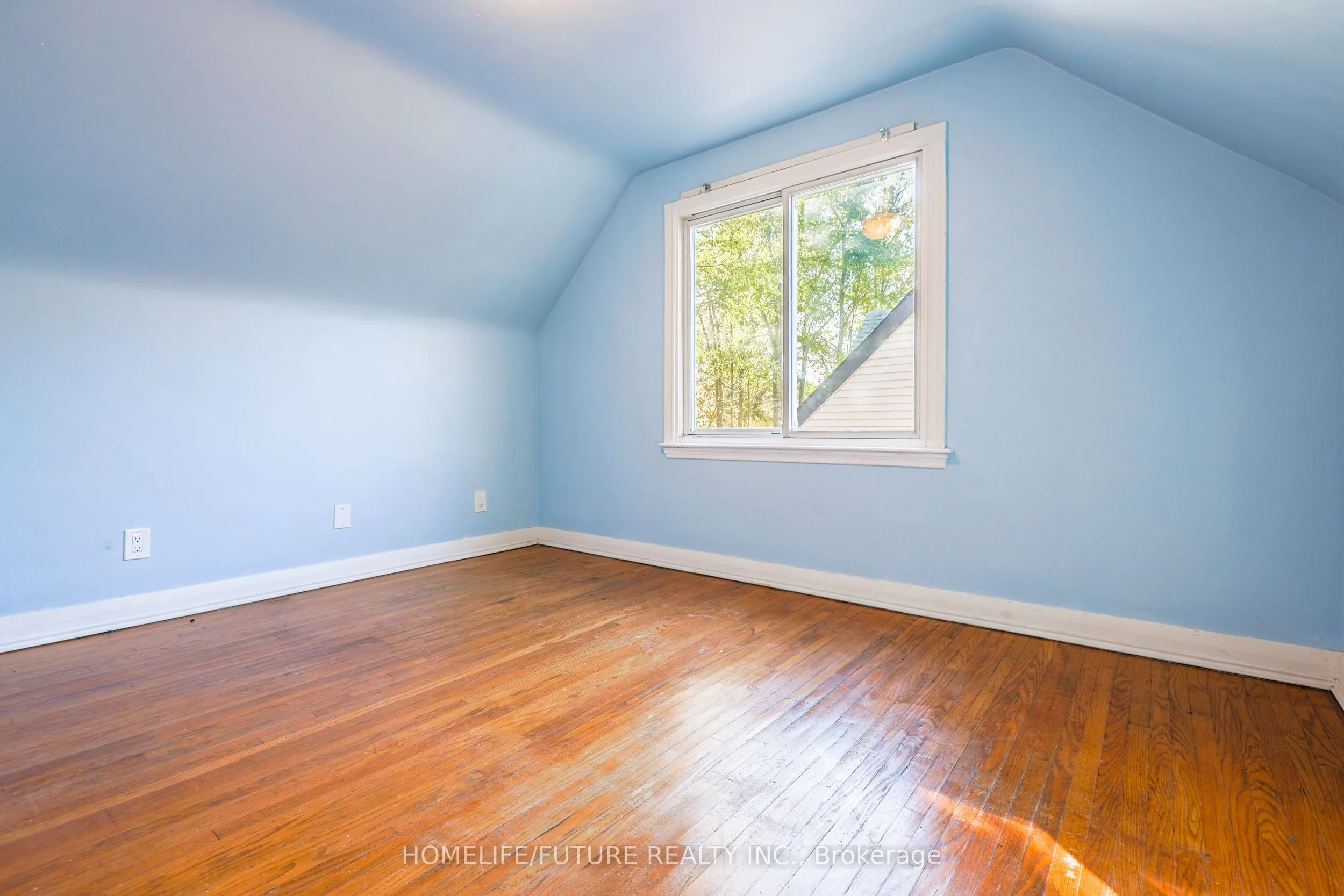 226 Oakridge Drive