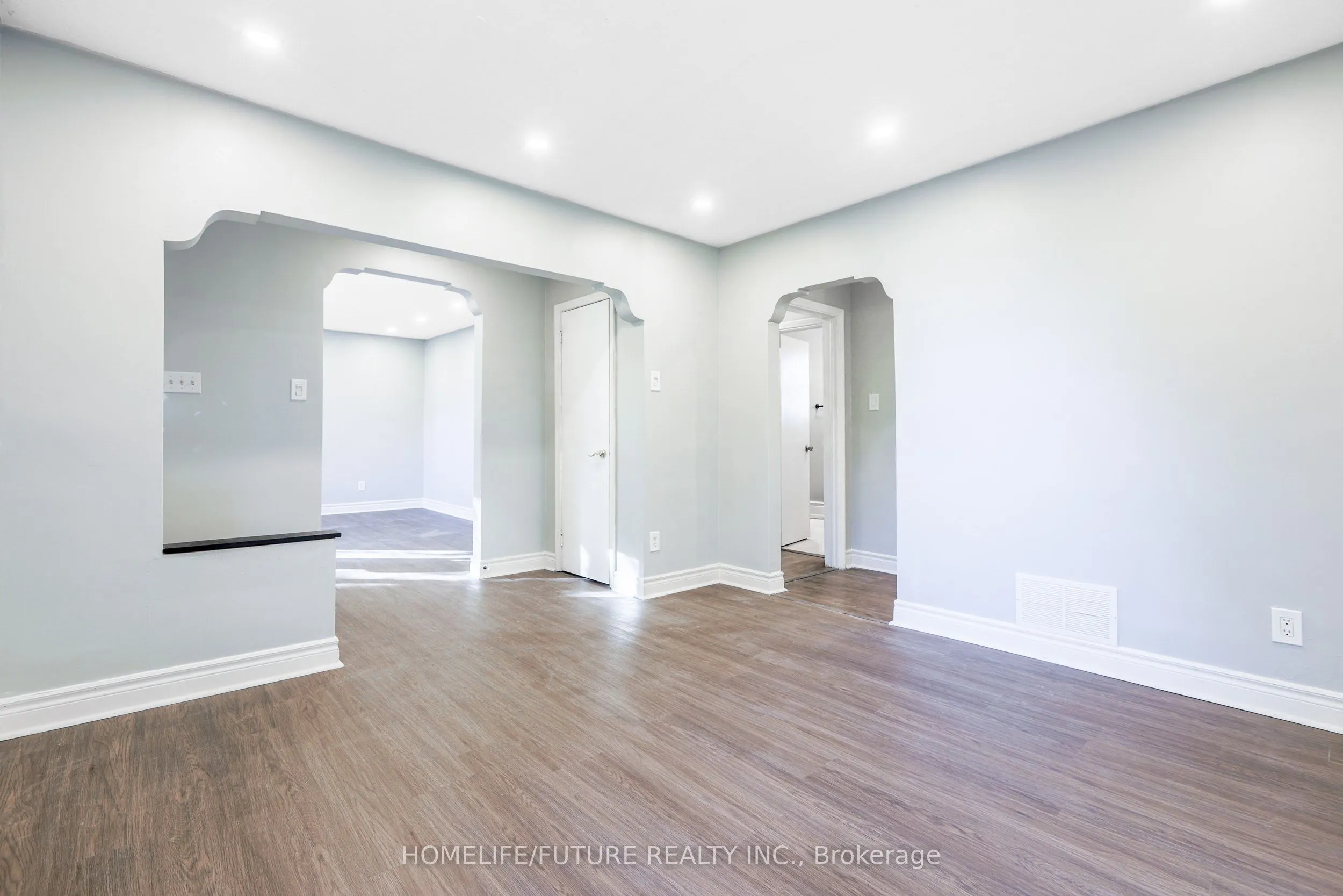 226 Oakridge Drive