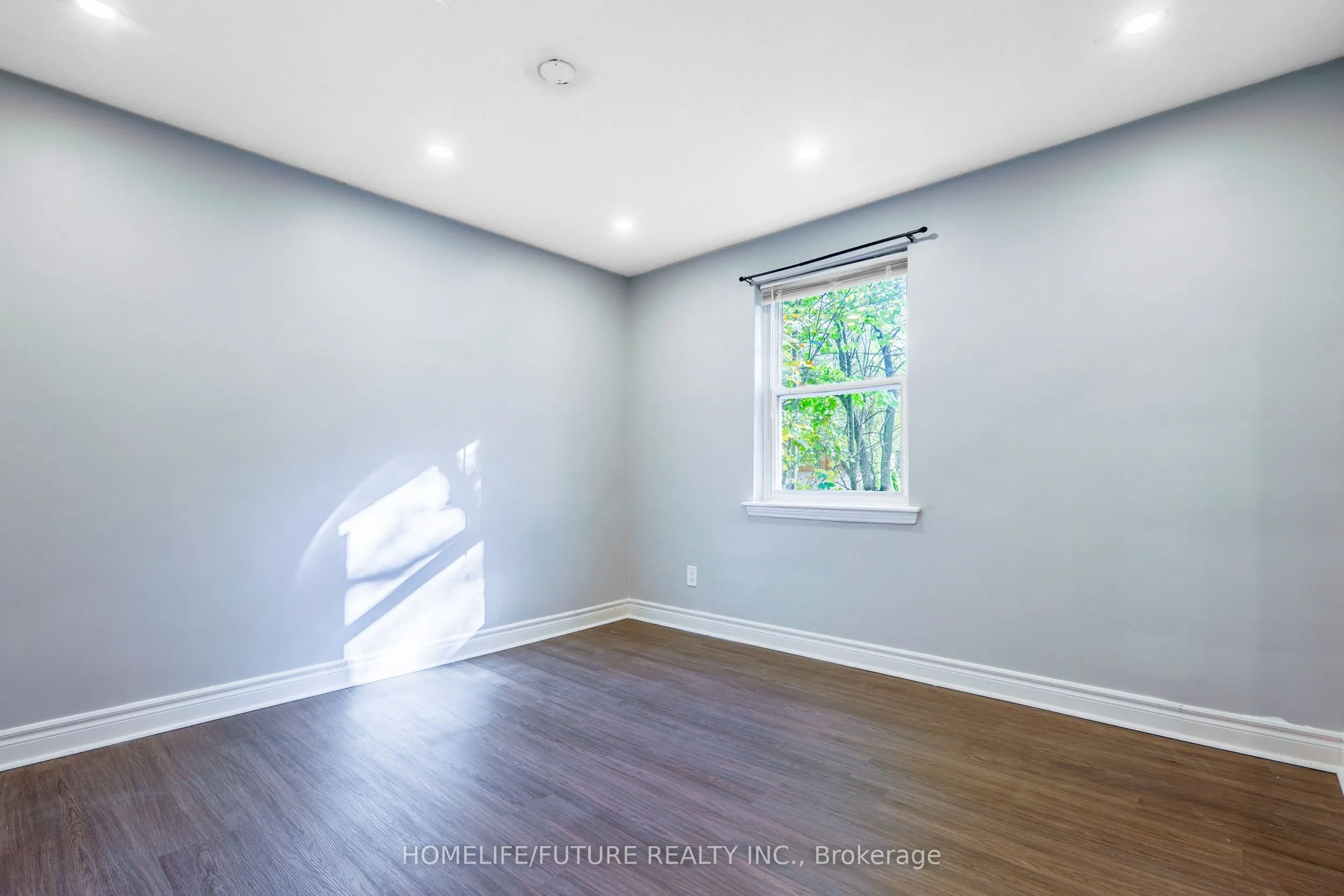 226 Oakridge Drive
