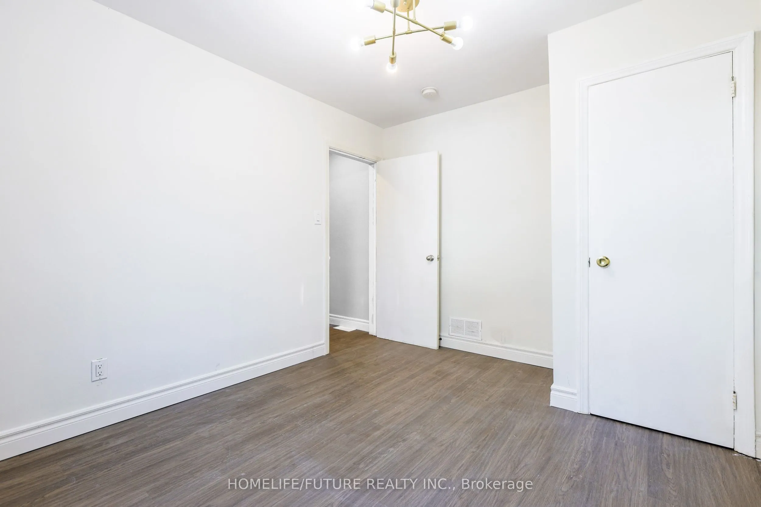 226 Oakridge Drive
