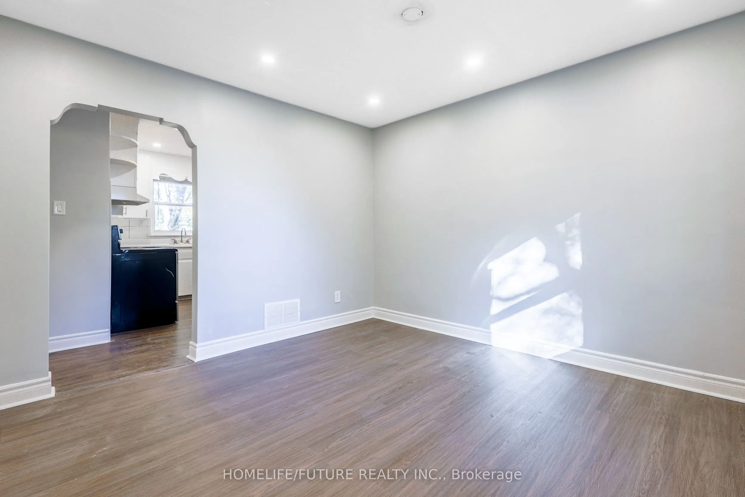 226 Oakridge Drive
