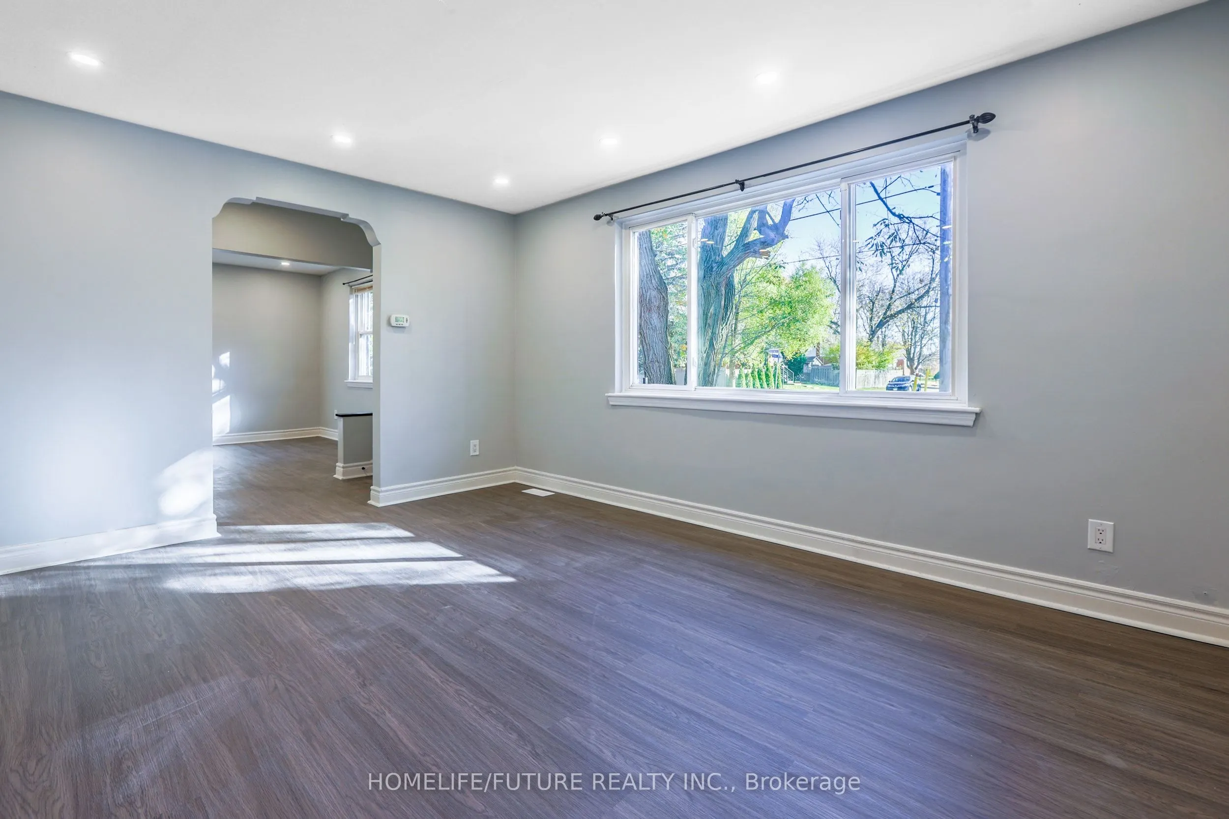 226 Oakridge Drive