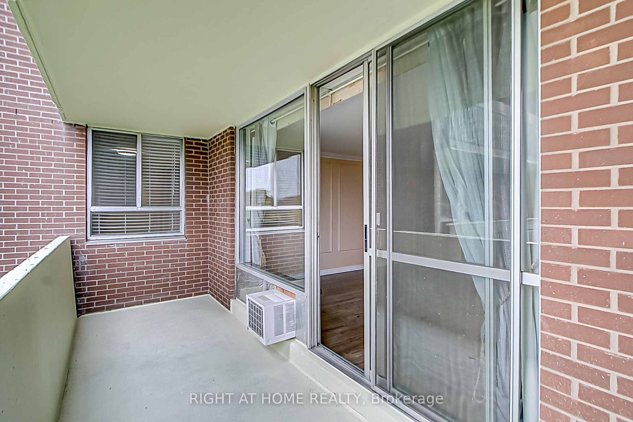 1 Massey Square, #419