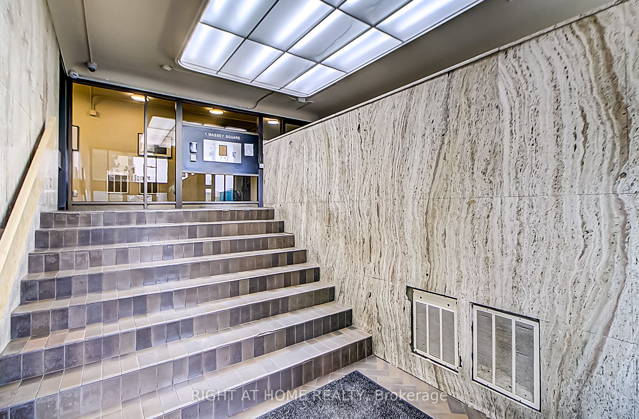 1 Massey Square, #419