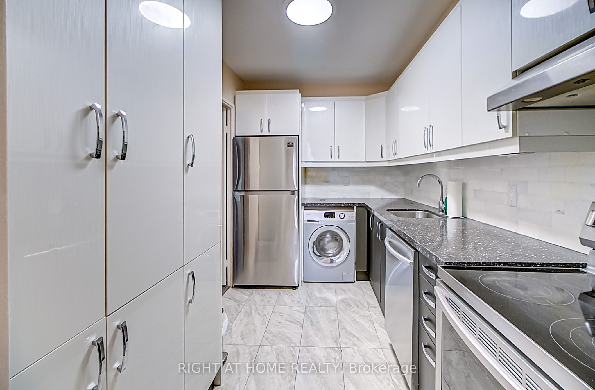 1 Massey Square, #419