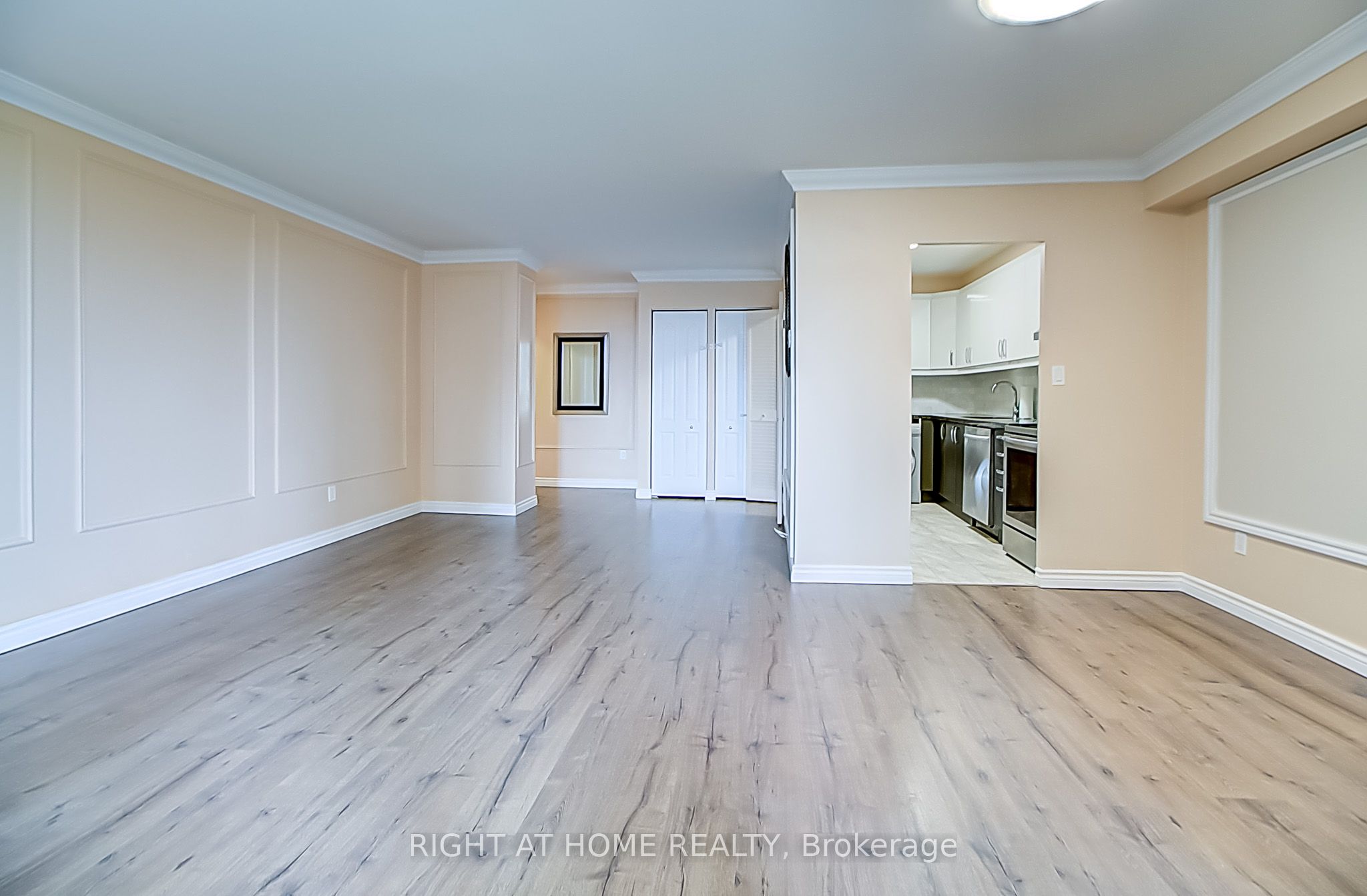 1 Massey Square, #419
