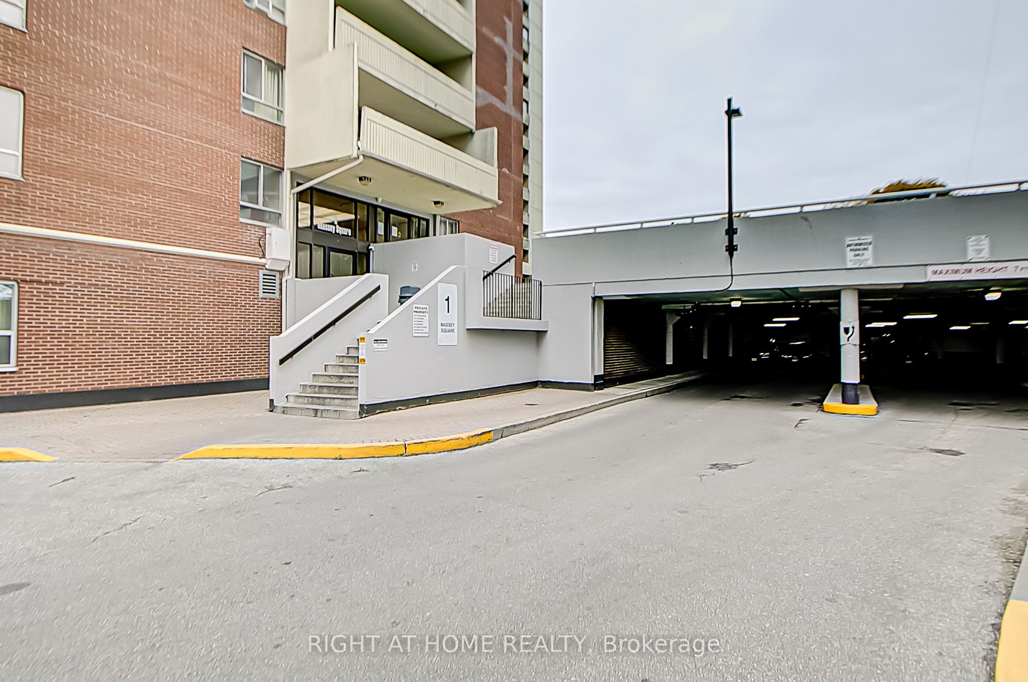 1 Massey Square, #419