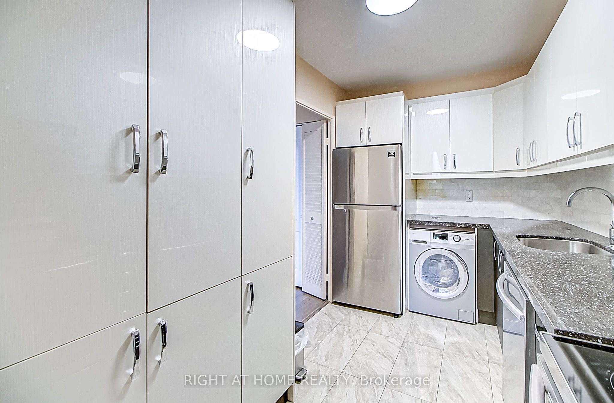 1 Massey Square, #419