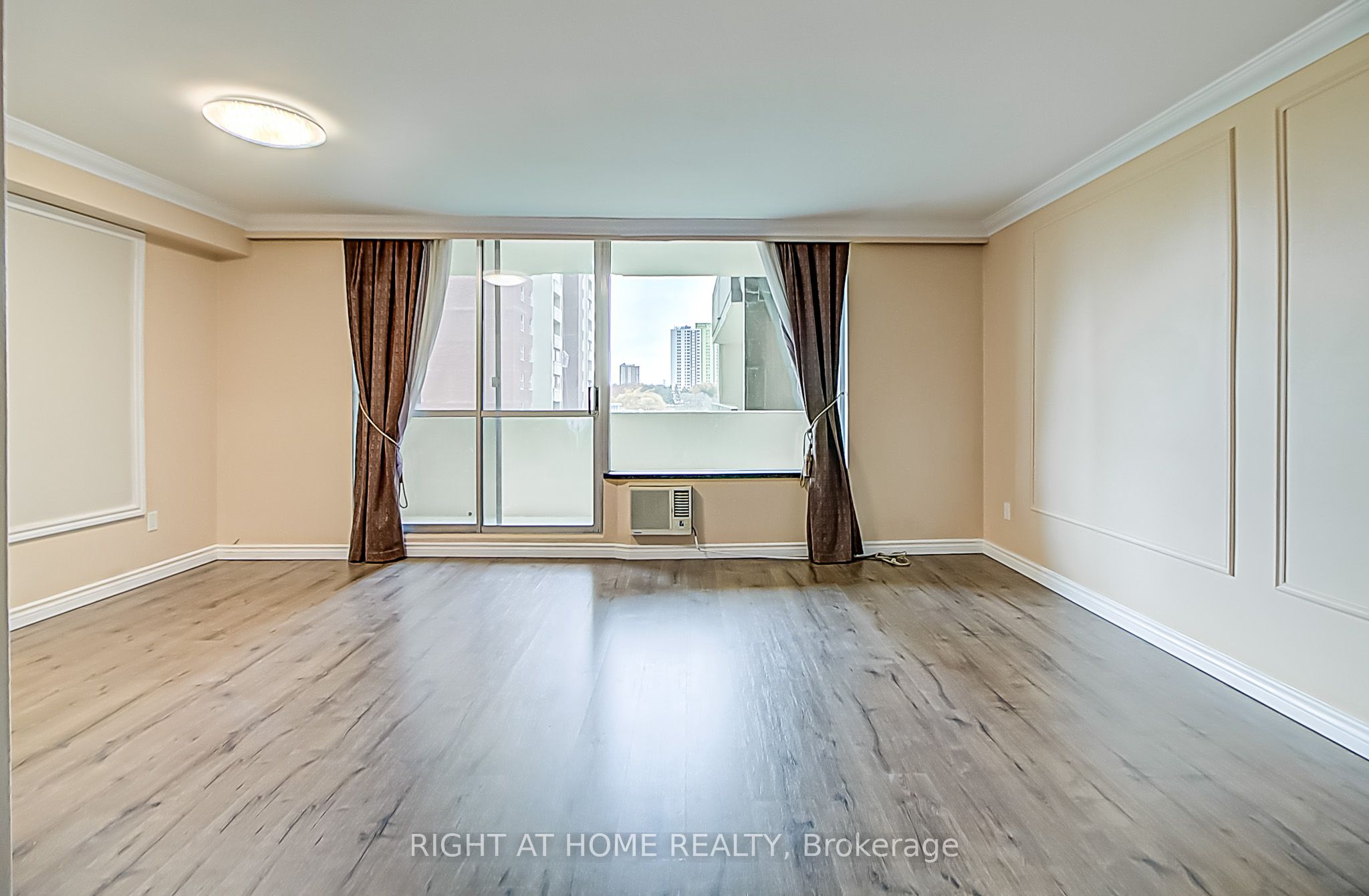 1 Massey Square, #419