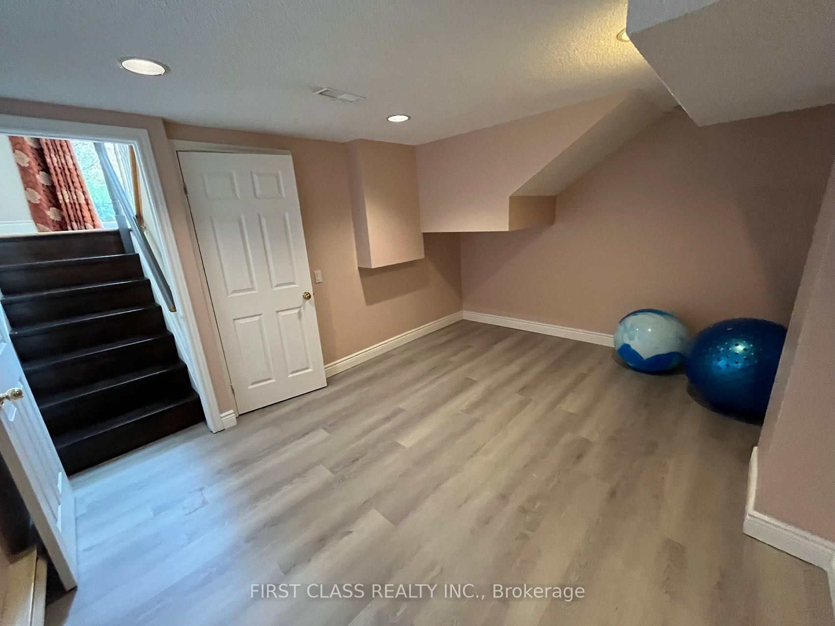 36 Scarcliff Gardens