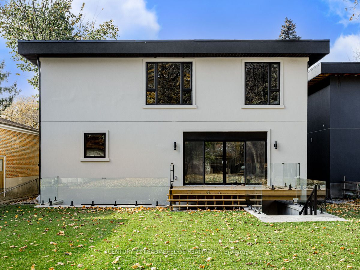 19 DONALDA Crescent