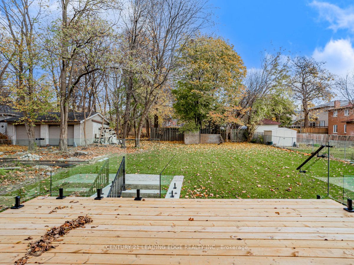 19 DONALDA Crescent