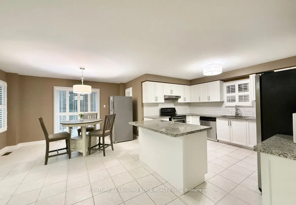 492 Palmtree Crescent
