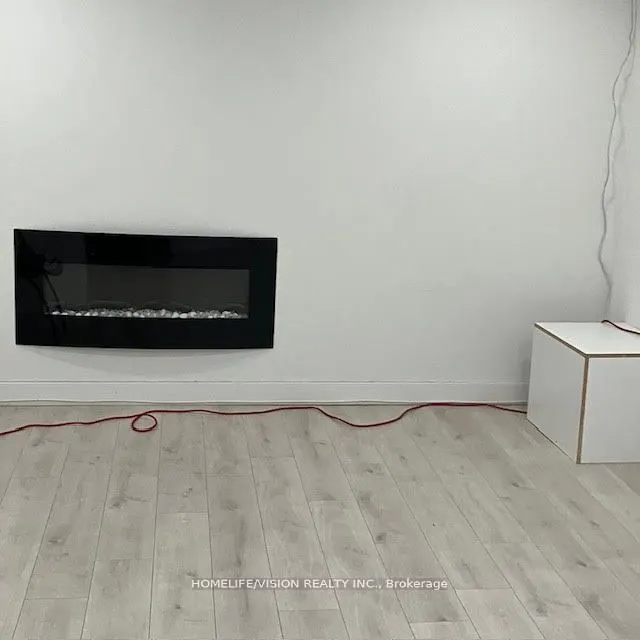 25 Arbutus Crescent, #Lower