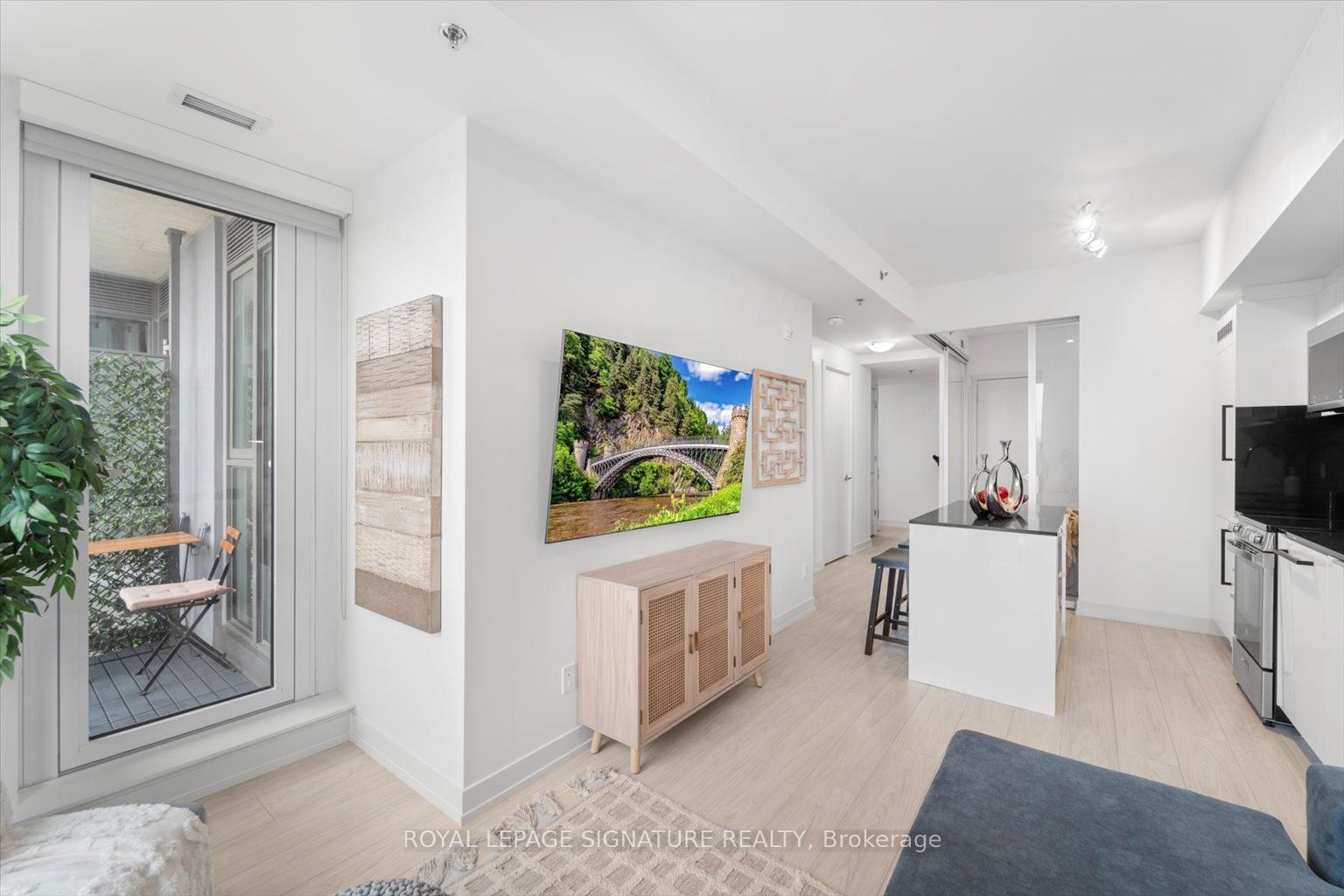 90 Glen Everest Road, #701