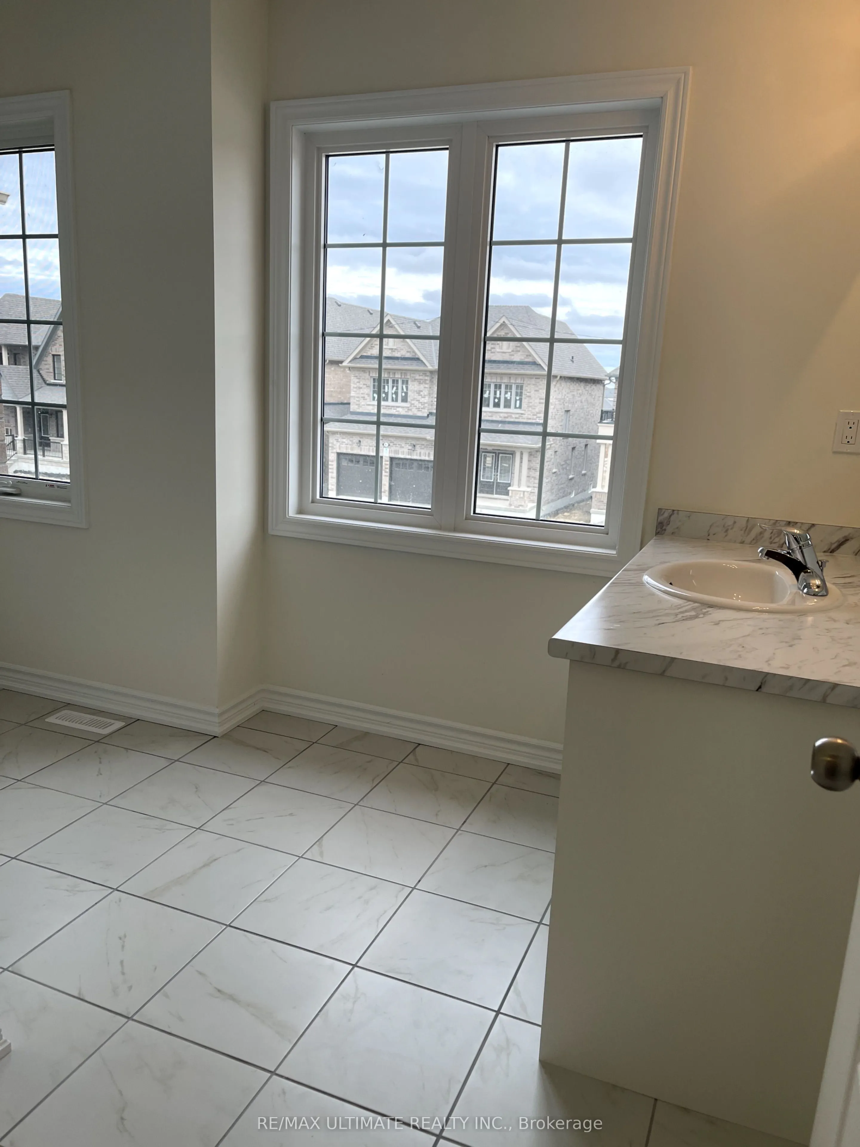 80 Robin Trail